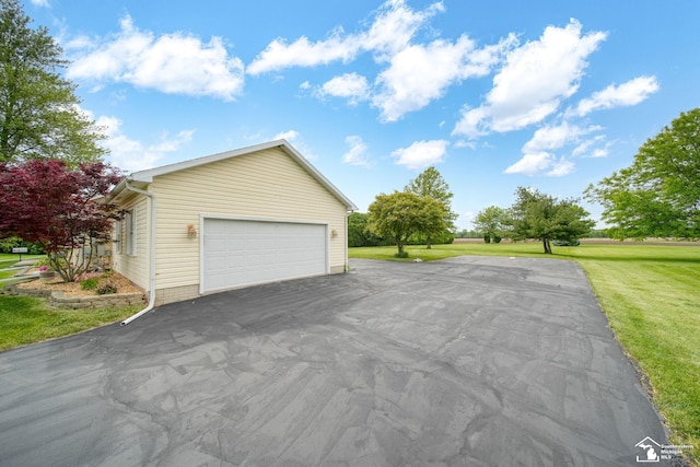 214 Roosevelt St, Dundee, MI 48131 - view of detached garage