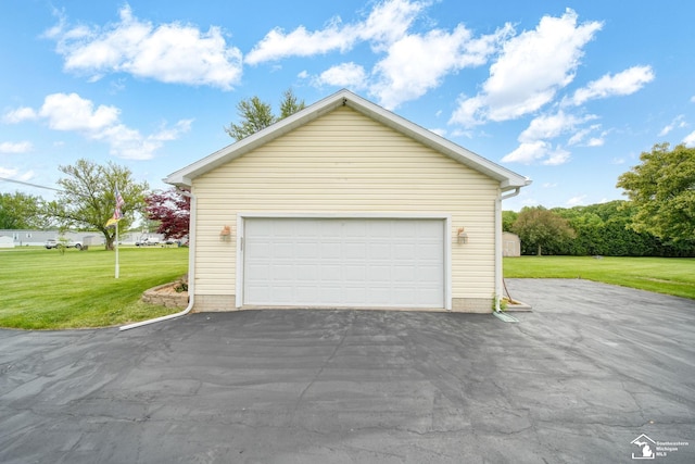 214 Roosevelt St, Dundee, MI 48131 - view of detached garage