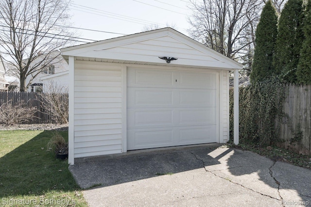1205 S Bates St, Birmingham, MI 48009 - detached garage with driveway