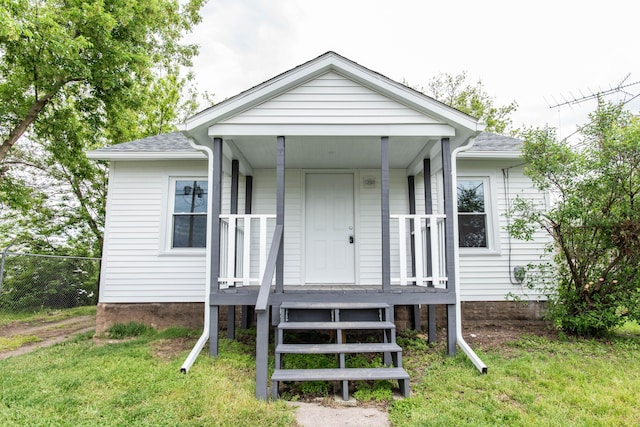 1226 Shakespeare Ave, Kalamazoo, MI 49001 - view of front facade with covered porch and roof with shingles
