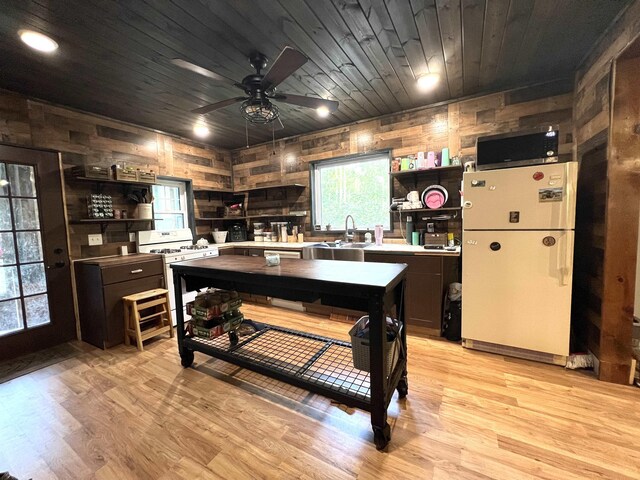 91 E Prosper Rd, Falmouth, MI 49632