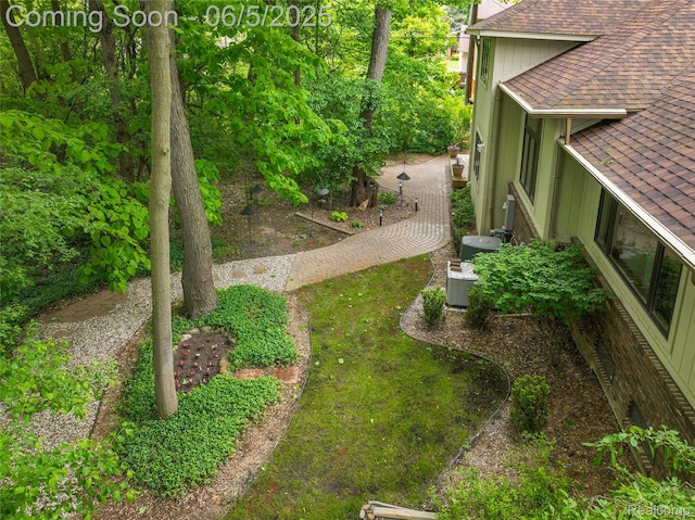29915 Ardmore Dr, Farmington, MI 48334 - view of yard