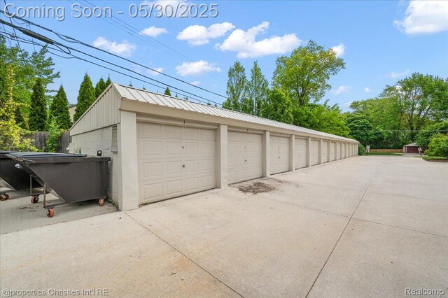 731 N Eton St, Birmingham, MI 48009 - view of garage