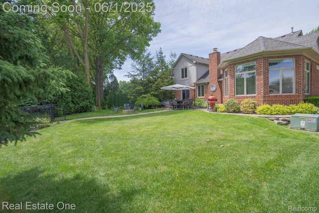 39888 Brylor, Clinton Township, MI 48038 - view of yard