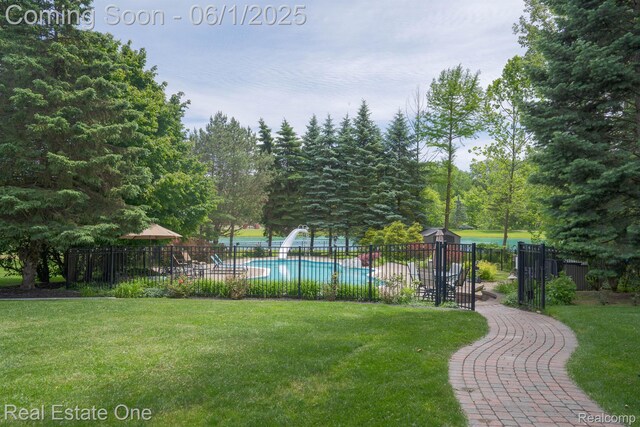 39888 Brylor, Clinton Township, MI 48038 - view of yard