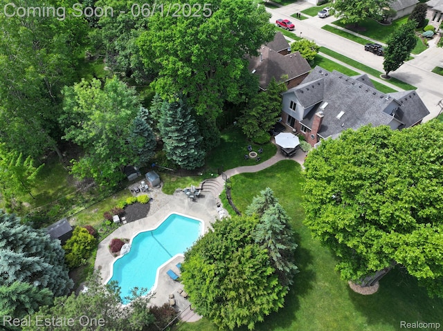 39888 Brylor, Clinton Township, MI 48038 - aerial view of a pool