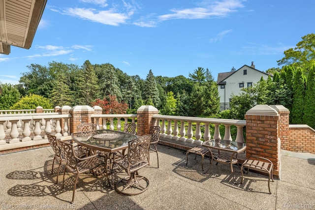975 Sunningdale Dr, Bloomfield Hills, MI 48302 - view of patio with outdoor dining area
