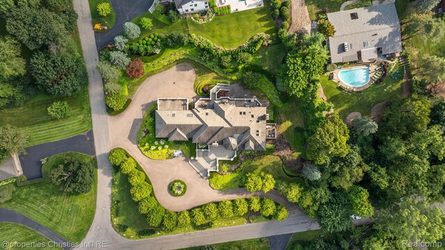 975 Sunningdale Dr, Bloomfield Hills, MI 48302 - aerial overview of property's location with a pool area