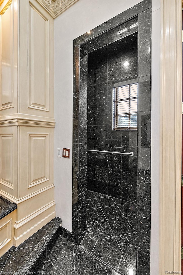 975 Sunningdale Dr, Bloomfield Hills, MI 48302 - bathroom with granite floors and baseboards