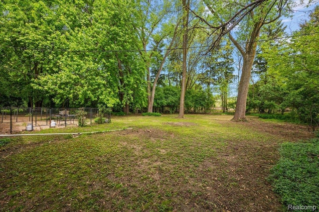 335 Douglas Dr, Bloomfield Hills, MI 48304 - view of yard