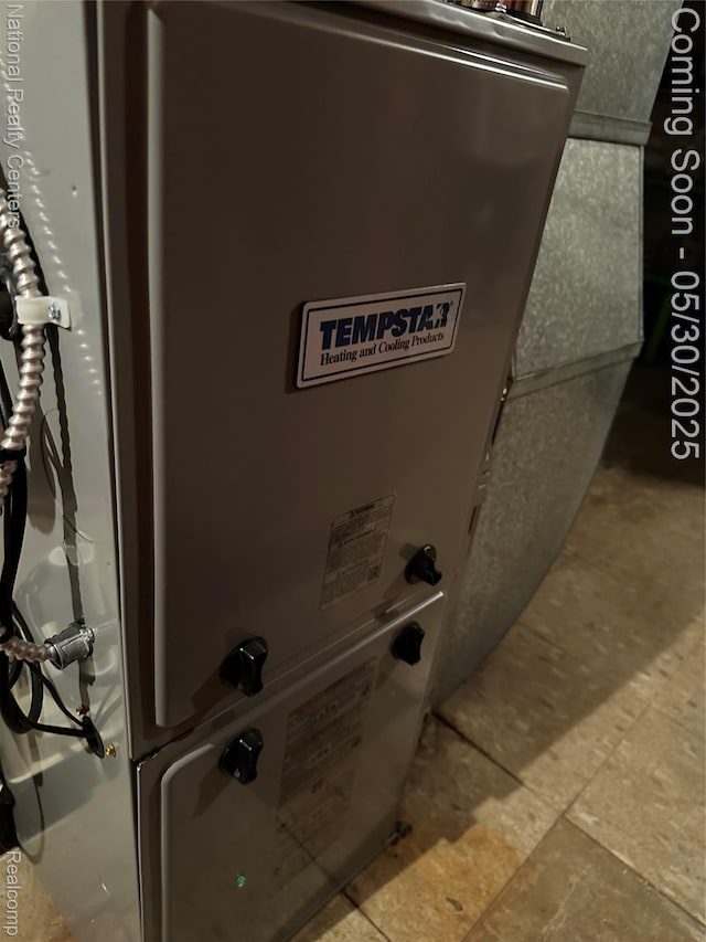 35951 Dover St, Livonia, MI 48150 - detailed view of heating unit