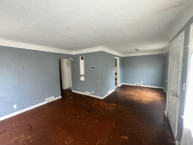 8068 Stahelin Ave, Detroit, MI 48228 - unfurnished room featuring baseboards
