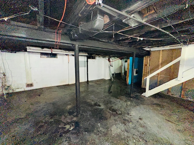 8068 Stahelin Ave, Detroit, MI 48228 - view of basement