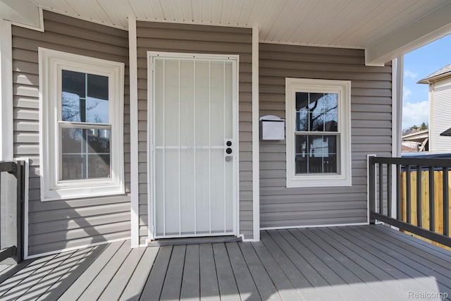 551 Englewood St, Detroit, MI 48202 - doorway to property with a wooden deck