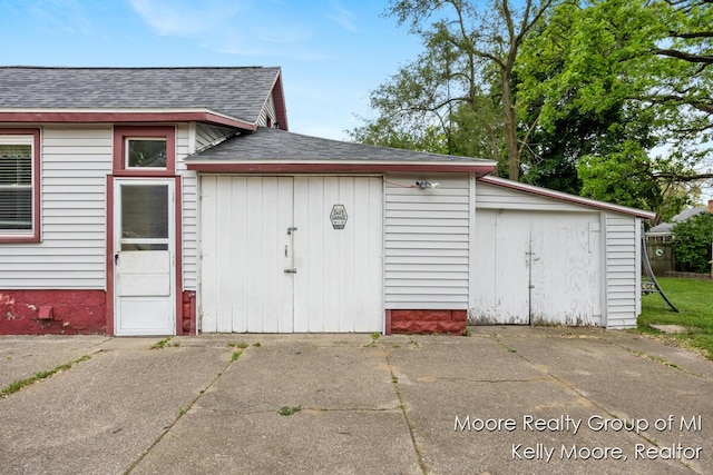 607 E Coffren St, Greenville, MI 48838 - view of garage