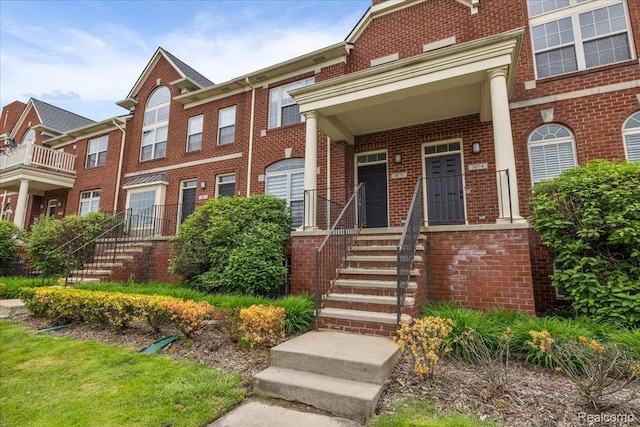 3070 Camden Dr, Troy, MI 48084 - townhome / multi-family property with brick siding