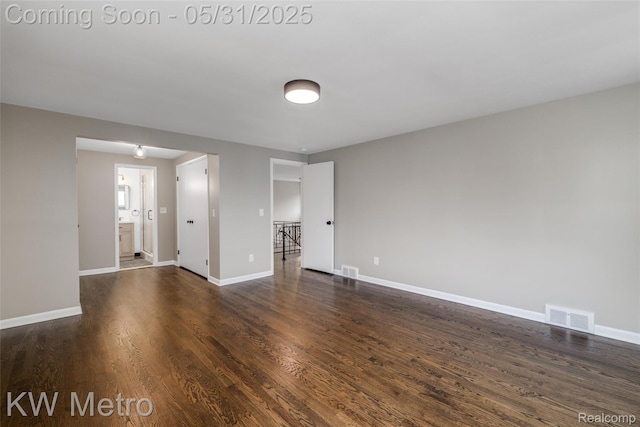 1607 Yorktown St, Grosse Pointe Farms, MI 48236 - unfurnished room with wood finished floors and baseboards