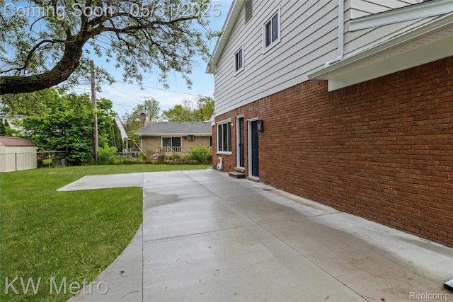 1607 Yorktown St, Grosse Pointe Farms, MI 48236 - view of patio / terrace