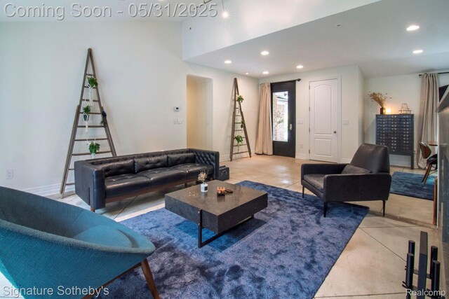 3171 E Breckenridge Ln, Bloomfield Hills, MI 48301 - tiled living room with recessed lighting and baseboards