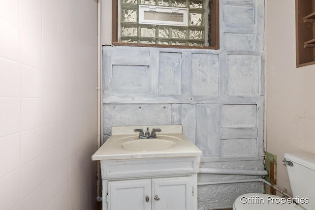 331 Carlton Ave SE, Grand Rapids, MI 49506 - bathroom featuring vanity and toilet