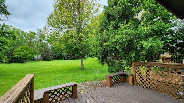 2542 Pittsfield Blvd, Ann Arbor, MI 48104 - wooden deck featuring a lawn