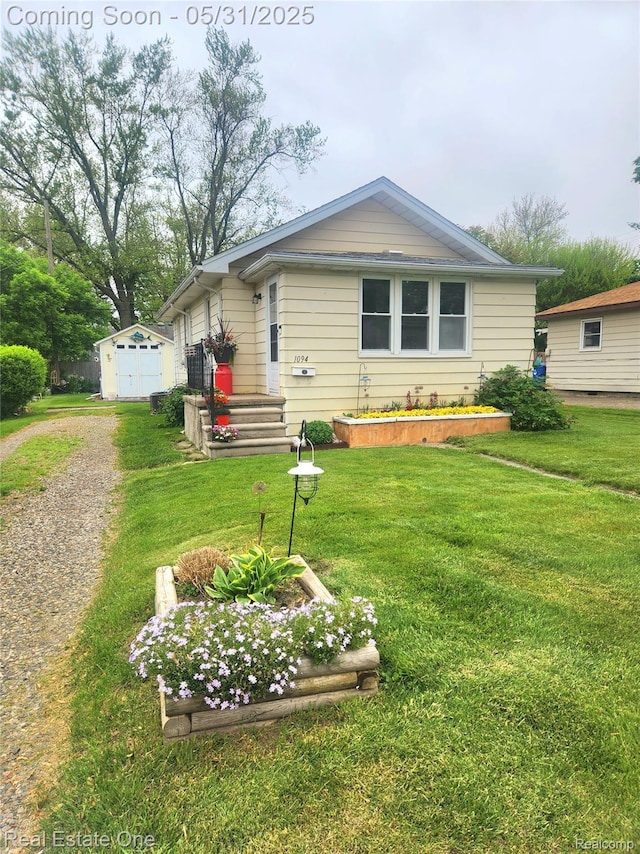 1094 Lakeview St, Waterford, MI 48328 - photo 1