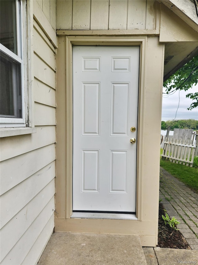 4390 Cass Elizabeth Rd, Waterford, MI 48328 - property entrance