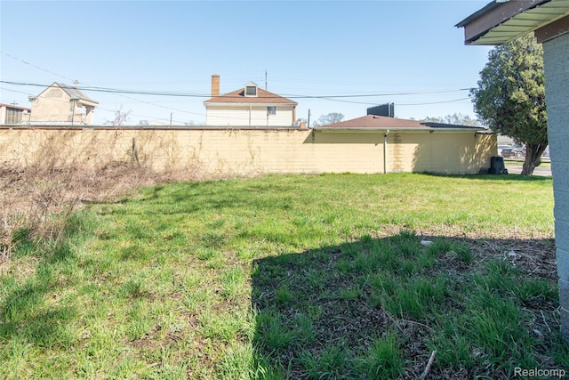 600 Alameda St, Highland Park, MI 48203 - view of grassy yard