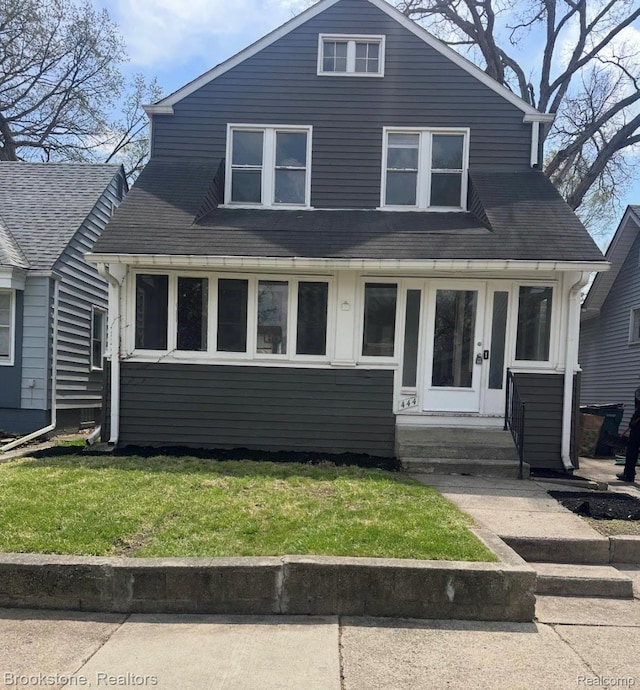 444 E Maplehurst St, Ferndale, MI 48220 - view of front of property featuring a front yard and a shingled roof