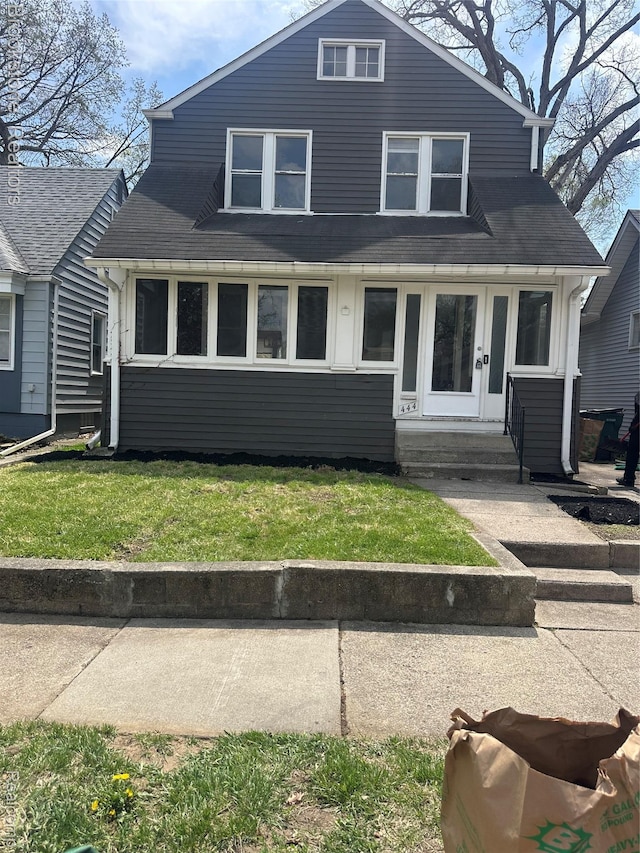 444 E Maplehurst St, Ferndale, MI 48220 - view of front of property featuring a front yard