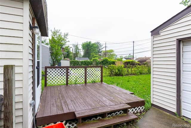28399 Felician St, Roseville, MI 48066 - view of wooden terrace