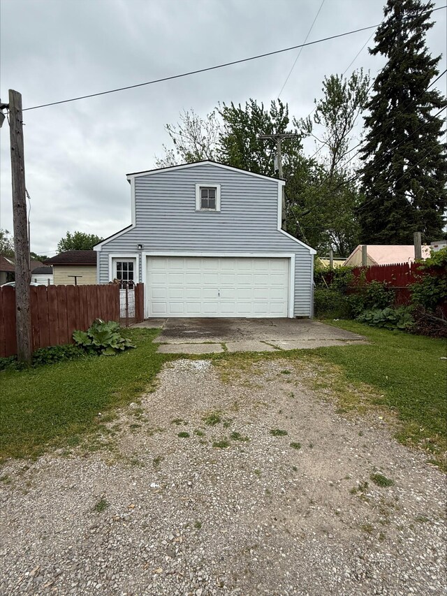 538 Wharton Ave, Ypsilanti, MI 48198 - garage with driveway