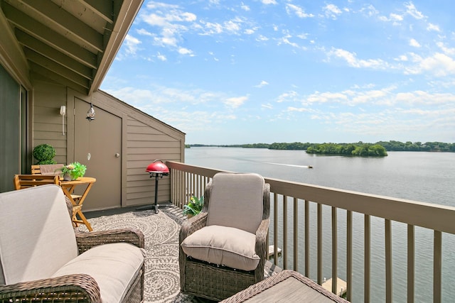 824 Cliffs Dr E Unit 304, Ypsilanti, MI 48198 - balcony with a water view