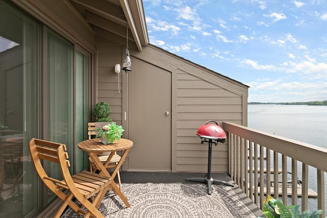824 Cliffs Dr E Unit 304, Ypsilanti, MI 48198 - balcony with a water view