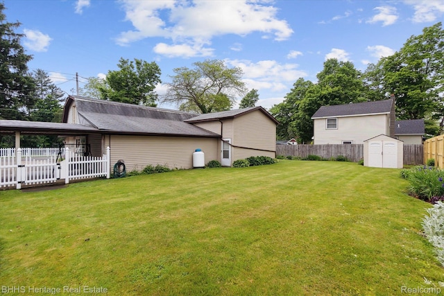 301 N Church St, Byron, MI 48418 - view of yard
