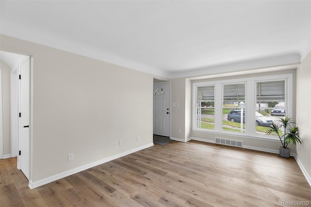 1621 Fairbairn St, Dearborn, MI 48141 - empty room with light wood-style flooring and baseboards