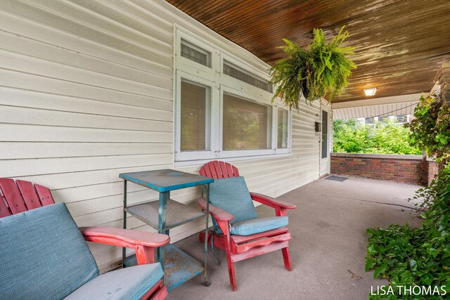 639 College Ave NE, Grand Rapids, MI 49503 - view of patio / terrace