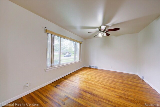 24084 Currier St, Dearborn Heights, MI 48125 - photo 18