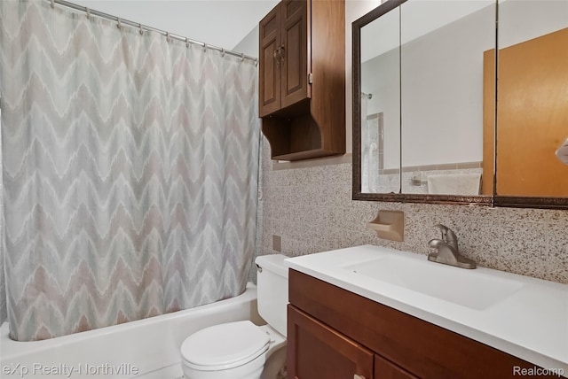 37923 Howell St, Livonia, MI 48154 - full bath featuring vanity, toilet, and shower / bathtub combination with curtain