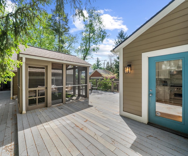 1015 Lincoln Ave, Ann Arbor, MI 48104 - deck with a sunroom