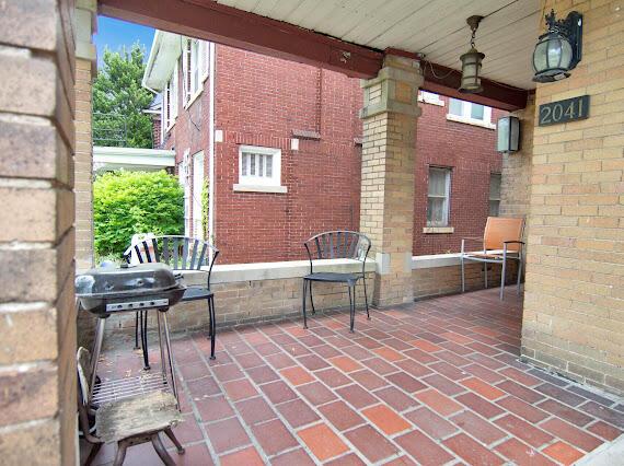 2041 Atkinson St, Detroit, MI 48206 - view of patio / terrace