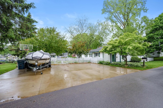 92282 Entrance Dr, Lawton, MI 49065 - view of patio / terrace