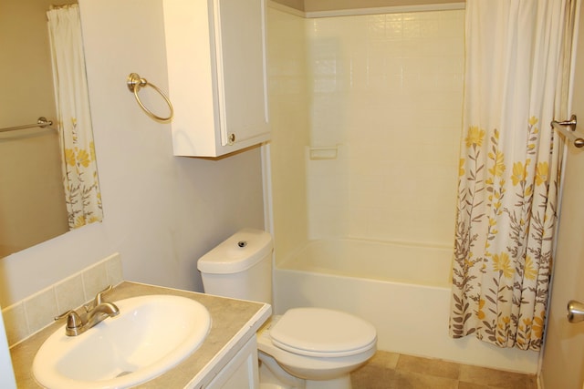 11200 Willard Rd, Burt, MI 48417 - full bathroom featuring toilet, shower / bath combination with curtain, and vanity