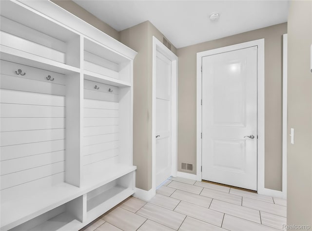 50011 Anita Way N, Macomb, MI 48044 - mudroom with baseboards