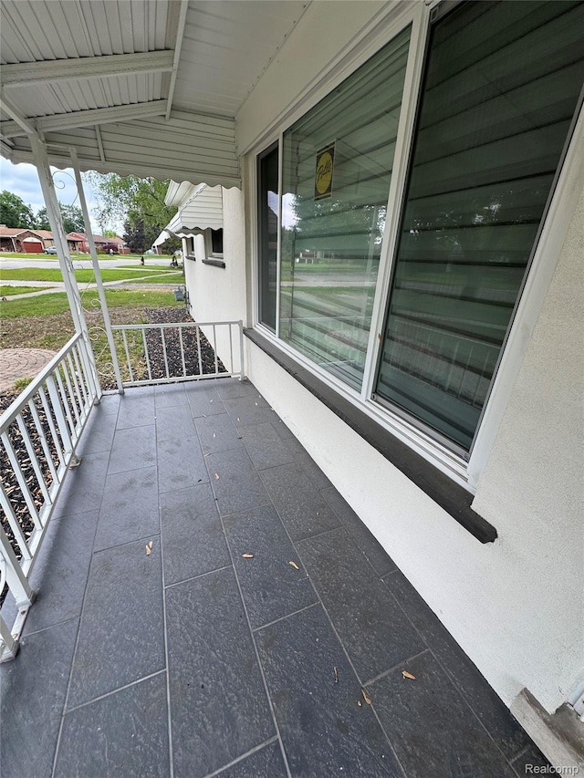 8511 Allen Rd, Allen Park, MI 48101 - view of porch