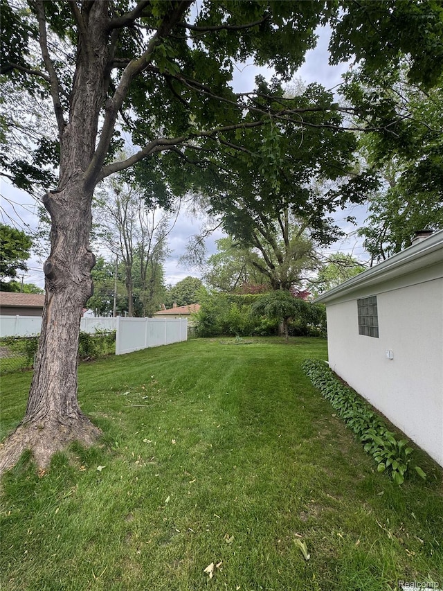 8511 Allen Rd, Allen Park, MI 48101 - view of yard
