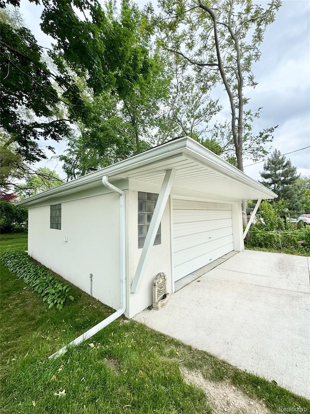 8511 Allen Rd, Allen Park, MI 48101 - detached garage with concrete driveway