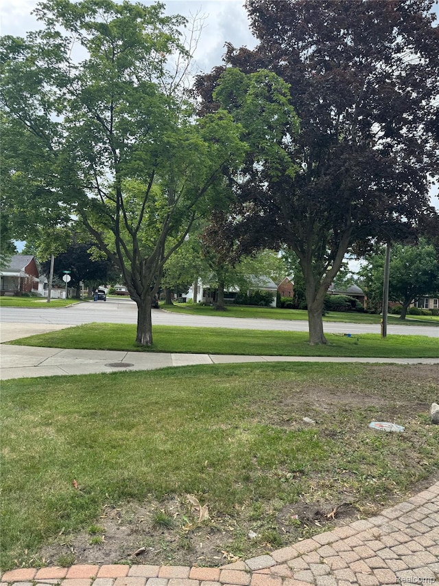 8511 Allen Rd, Allen Park, MI 48101 - view of grassy yard