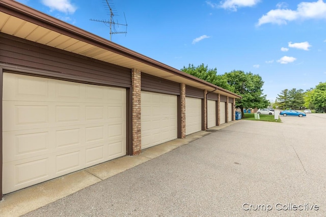 2870 S Wentward Ct, Hudsonville, MI 49426 - view of garage
