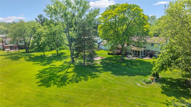 29832 High Valley Ct, Farmington Hills, MI 48331 - view of green lawn